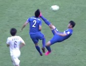 لاعب صينى يتسبب فى إصابة مروعة لزميله بسبب "باك وورد"