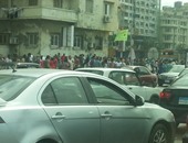 بالصور.. زحام مرورى بوسط الإسكندرية بعد خروج الموظفين للإدلاء بأصواتهم