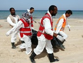 بالصور..الهلال الأحمر الليبى ينتشل 31 جثة لمهاجرين غير شرعيين قرب شواطئ زليتن