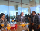 محافظ جنوب سيناء يلتقى بأمين عام الهلال الأحمر ويشكر جهودها