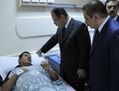 وزير الداخلية يزور مصابى الشرطة بمستشفى العجوزة
