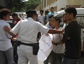 بالفيديووالصور.. قوات الأمن لـ"الطلاب المتظاهرين": "مش هنقبض على حد فيكم"