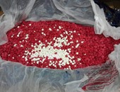 بالصور..ضبط آلاف من الأقراص المخدرة بحوزة نجار قبل تهريبها إلى السعودية