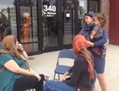 فيديو لأمريكيات يرتدين الحجاب تضامناً مع مسلمة معتدى عليها فى بلومنجتون