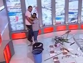 بالفيديو.."عم طوخى" يحمل جابر القرموطى بـ3 جنيهات على الهواء أسوة بأهالى الإسكندرية