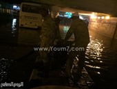 بالصور..المنطقة الشمالية العسكرية تواصل جهود صرف مياه الأمطار بالإسكندرية