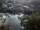 صحافة المواطن.. فشل 5 سيارات شفط فى سحب المياه بجراج فى الإسكندرية