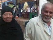 بالفيديو..حب الوطن يجمع مسن وزوجته للإدلاء بأصواتهما فى جولة الإعادة للانتخابات البرلمانية