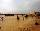 تجدد سقوط الأمطار بشمال سيناء وسط فرحة الأهالى