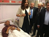 بالصور.. وزيرة الهجرة تزور ضحايا حادث جمرك عمان بالأردن