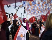 بالصور.. احتشاد أنصار " العدالة والتنمية" فى  تجمع انتخابى للحزب فى تركيا