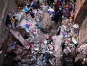 عمليات انتشال جثث ضحايا عقار الإسكندرية من تحت الأنقاض
