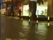 صحافة المواطن.. غرق شوارع مدينة الجهراء بالكويت بعد هطول أمطار غزيرة
