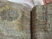 السلطات التركية تضبط تجار آثار وبحوزتهم نسخة من الإنجيل عمرها ألف عام