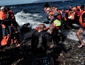 بالصور.. غرق 11 لاجئا على الأقل بعد انقلاب قاربهم بالقرب من سواحل اليونان