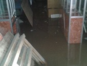 صحافة المواطن.. المياه تغرق المحلات بمنطقة الحضرة الجديدة بالإسكندرية