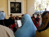 أولياء أمور مدرسة هشام بركات المتظاهرون: مفيش مدرسين وأولادنا فى الشارع