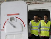 إندونيسيا تستأنف عملية البحث عن طائرة ركاب مفقودة