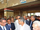 بالصور.. وزير النقل يحيل مسئولى محطة سكك حديد بورسعيد للتحقيق لسوء الخدمة
