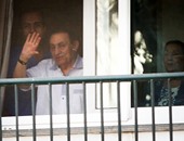 حفيد مبارك الجديد يصل القاهرة بصحبة والدته قادمين من لندن