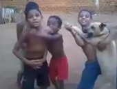 ملايين المشاهدات لمقطع فيديو لأطفال يرقصون مع كلب