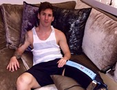 "ميسى" ينشر صورة له بجلسات الاستشفاء بعد إصابته بالدورى الإسبانى