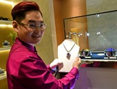 30 مليون دولار ثمن قطعة مجوهرات نادرة فى معرض سنغافورة