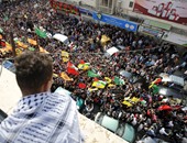 بالصور..المئات يشيعون جنازة شاب فلسطينى قُتل على أيدى جنود الإحتلال