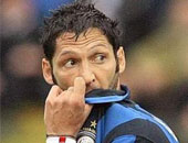 إبرا يعتذر لماتيراتزى على ركلة "الكونج فو" 