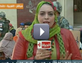 مراسلة قناة الحياة: ناخبون أقباط يحملون أوراقاً تحمل أسماء مرشحين وأحزاباً معينة 