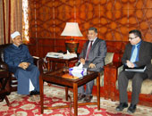 شيخ الأزهر: نمد يد العون لأى مؤسسة تنشر الفكر الوسطى