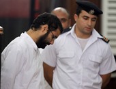محامى علاء عبد الفتاح بـ"أحداث الشورى" يطلب إحالة السى دى الخاص به إلى النيابة