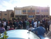 إضراب موظفى مجلس مدينة غارب احتجاجًا على تقسيم البحر الأحمر