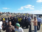 بالصور.. أعضاء "الإخوان" يرفعون "المصاحف" فى مسيرة للجماعة بكفر الشيخ (تحديث)