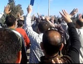 عناصر الإخوان ترفع المصاحف فى تظاهرة محدودة بكفر الشيخ