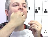 بالفيديو.. اختبار بسيط للكشف عن سرطان المرىء عن طريق "بلع إسفنجة"
