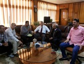 رئيس جامعة قناة السويس يستقبل وفد رابطة اتحاد العاملين