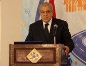 "محلب" يلتقى رئيس اتحاد المقاولين العرب والمسئولين عن قطاع التشييد