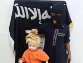 نشطاء يتداولون صوراً للاحتفال بعيد "الهالوين" على طريقة مقاتلى داعش