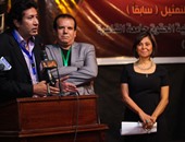 أصدقاء الراحل خالد صالح يلقون الشعر فى حفل تأبينه بجامعة القاهرة