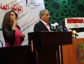 "المؤتمر" يكرم عمرو موسى لجهوده فى إنشاء الحزب
