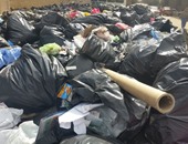 بالصور.. أطنان من القمامة تملأ طرقات مستشفى طنطا الجامعى