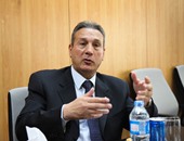 رئيس بنك مصر: رفع حدود استخدام البطاقات للمسافرين خارج مصر بدءا من الغد