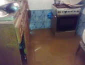 صحافة المواطن.. قارئ يشارك بصور لغرق منزله فى مياه الأمطار بالبحيرة