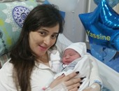 بالصور.. سناء يوسف فى أول تعليق لها بعد وضع مولودها "ياسين": هو كل حياتى