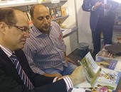 ناصر عراق يوقع روايته "الأزبكية" بمعرض الشارقة للكتاب