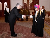 السلطان قابوس يعتمد أوراق السفير المصرى لدى سلطنة عمان
