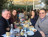 ملك الأردن وزوجته يعلنان دعمهما للأمير على لرئاسة الفيفا خلال وجبة الغداء