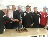 بالصور.. المنتخب الأوليمبى يحتفل بعيد ميلاد حمادة المصرى