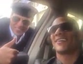 بالفيديو.. محمد رمضان "يصبح" على معجبيه بفيديو مع أمين شرطة بـ"المهندسين"